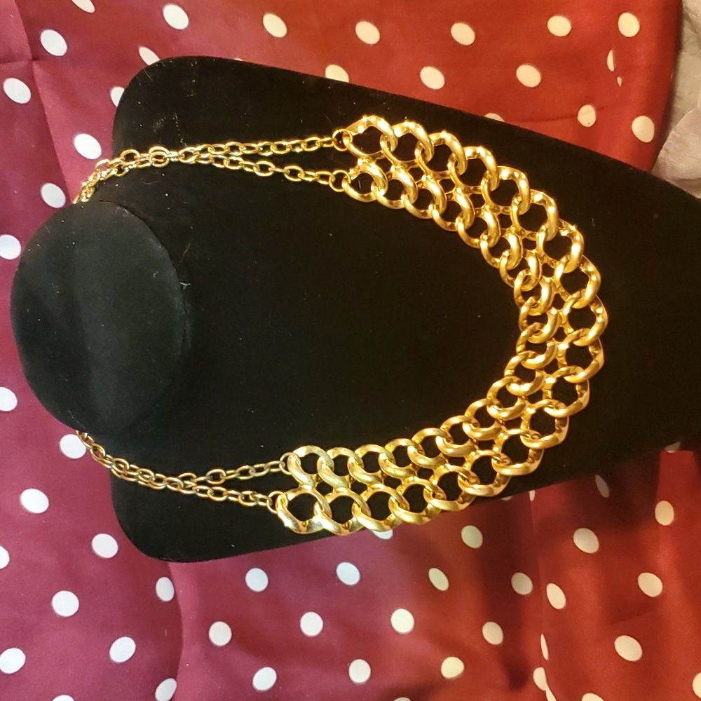 GOLD NECKLACE - Picture 1 of 4